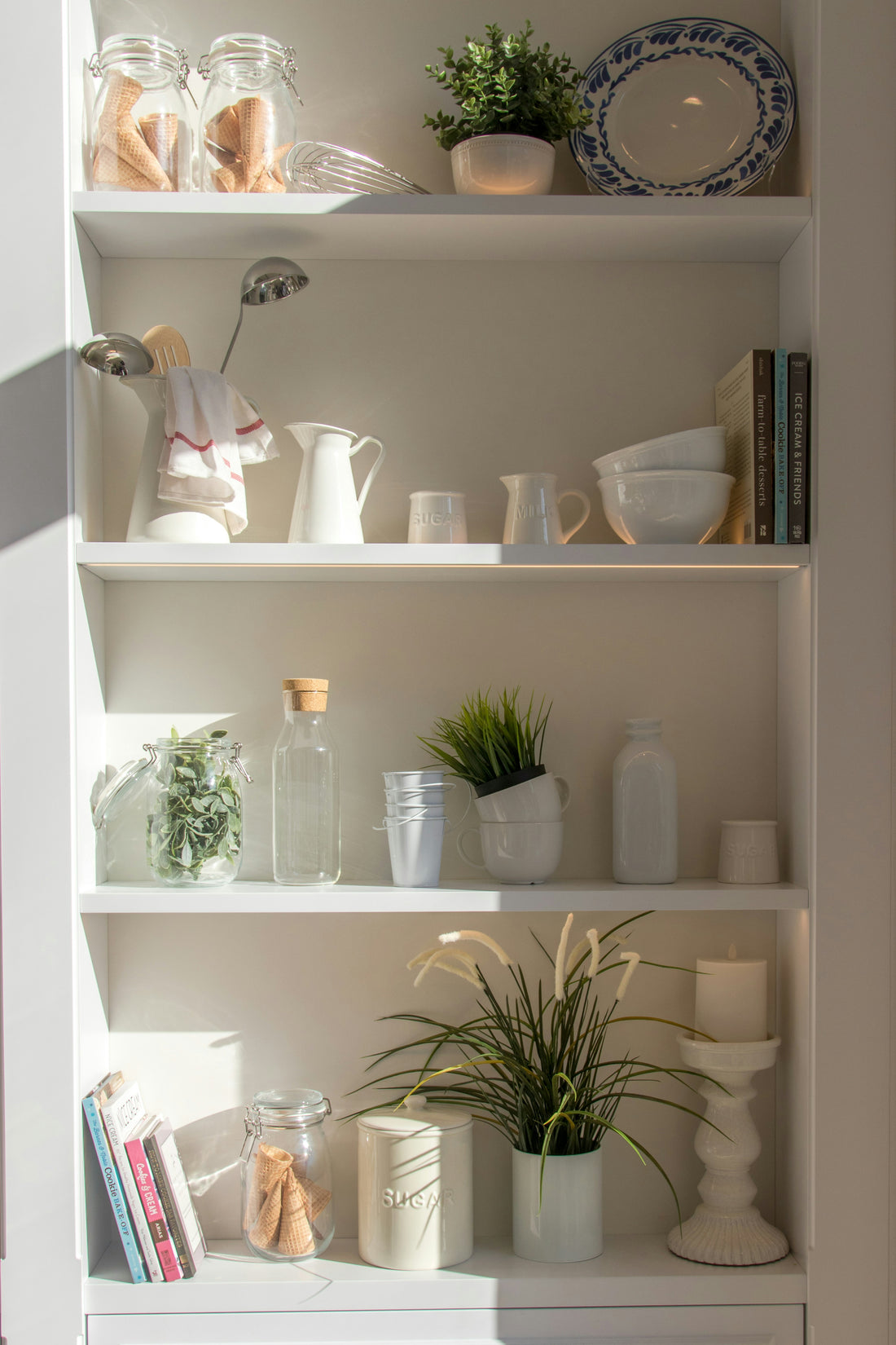 5 Trendy Kitchen Decor Ideas That Incorporate Stylish Cutlery